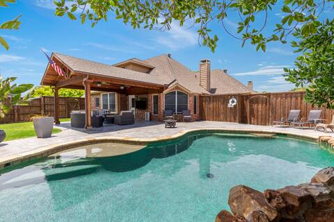 Pool and Patio Time in Frisco!