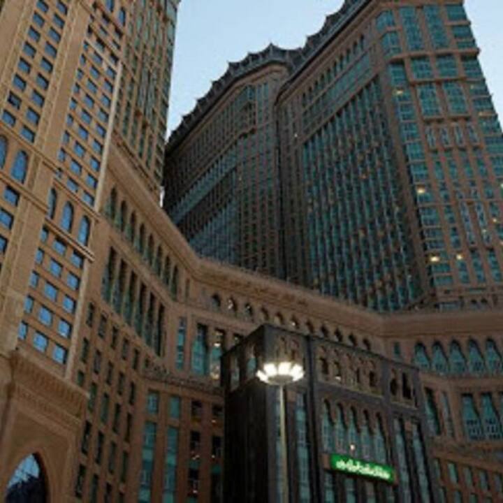 Мекка 2024 год. Pullman Zamzam. Мекка 2023. Fairmont Zamzam Tower. Nawazi Towers Hotel Makkah.