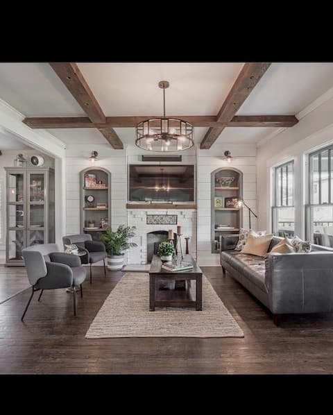 Successful Airbnb property: The “Amanda House” historic 1926 restored beauty in South Seminole Heights