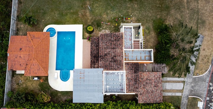Beach House in Malibu — 5 bedroom vacation rental in Nueva Gorgona