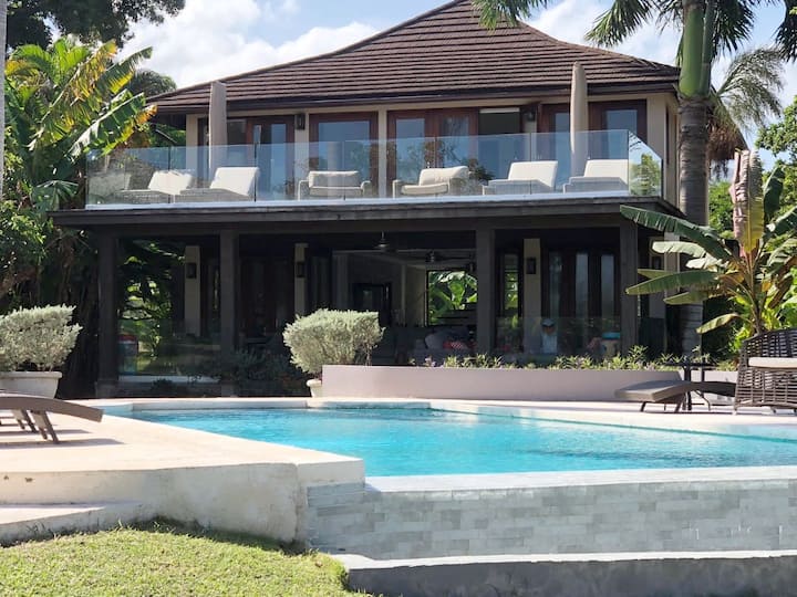Oceanfront, Luxury Villa @ Chukka Cove, St Ann’s
