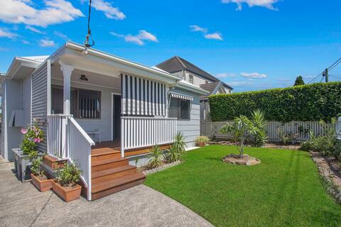 Coast Along By Accom Holidays