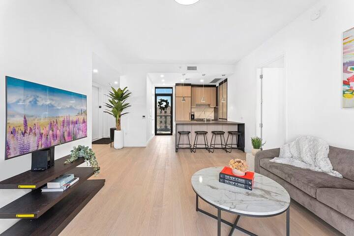 Luxury 2BR penthouse with private terrace gallery image 5