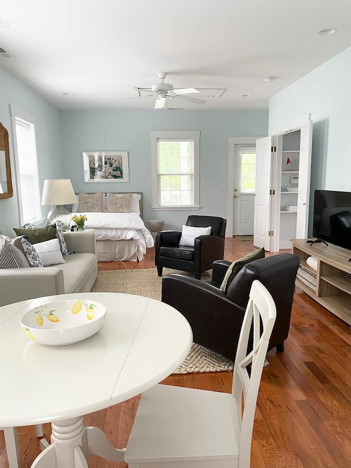 *NEU* Nettes, privates Gästehaus in der Innenstadt/am Strand - Airbnb