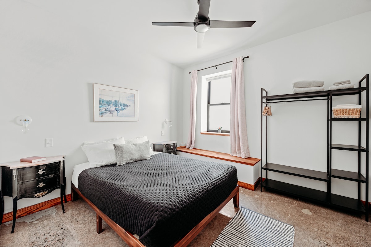 Queen organic mattress for your best sleep in bedroom #2. 