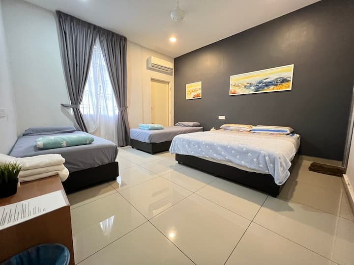 Numri i dhomës:5 banja më vete
1 - Krevat dopio "queen"
2  - Krevate tek