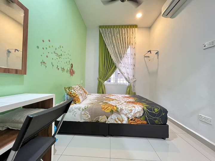 Numri i dhomës:6 banja më vete
1 - Krevat dopio "queen"