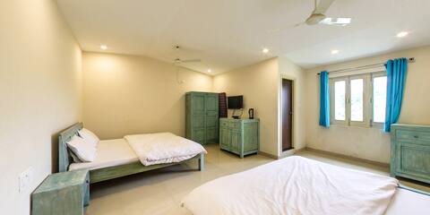 Turquoise Villa - 2.5 kms from Nakki Lake