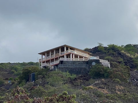 Quiet 3 bedroom home with amazing ocean views