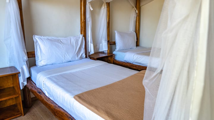 Bedroom 2 - 2x single beds