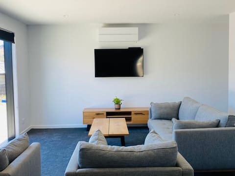 Top performing Airbnb: Central Otago 4-Bedroom Holiday Home in Cromwell