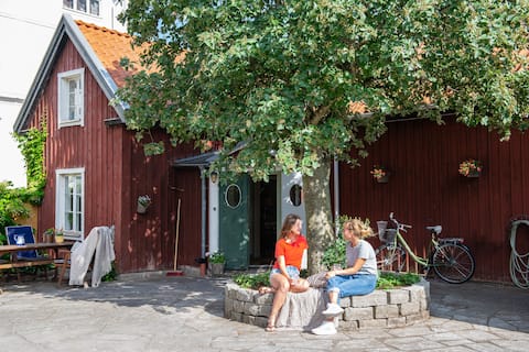 Accommodation / apartment / courtyard house in the city center