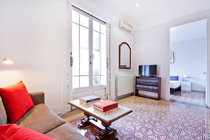 Comfortable, spacious apartment in Casa Valeta.