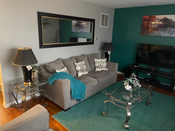 Cozy Home 5 Mins From I95 Train Beach Shopping Townhouses for Rent in