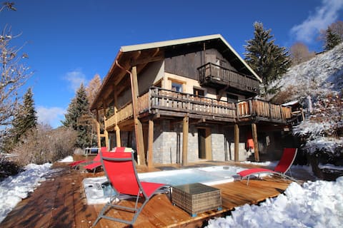 Chalet for 24 Guests - Slope Views, Pool & Jacuzzi