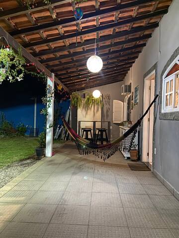 Casa aconchegante com lindo jardim e churrasqueira gallery image 4