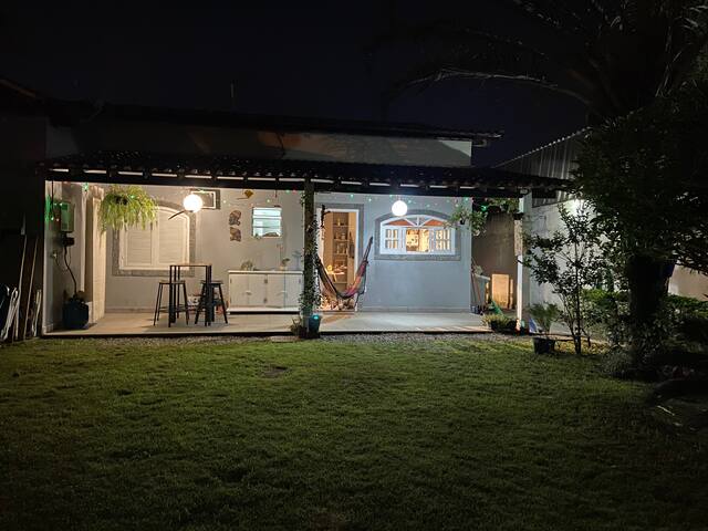 Casa aconchegante com lindo jardim e churrasqueira gallery image 3