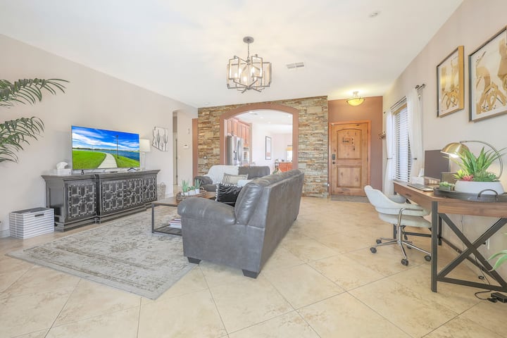 Vacation Home +Great Location +Heated Pool & More! - azstateparks, Phoenix
