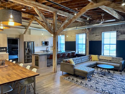 Spacious + modern loft with 3 bedrooms & game room