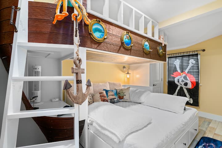 What it looks like with the trundle expanded to a king size bed.