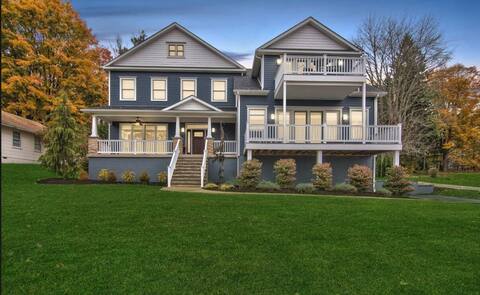 Luxurious Lake View Home on Crystal Lake- Elk mtn