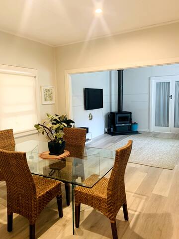 Beautiful renovated family homestead gallery image 4