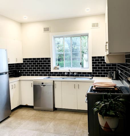 Beautiful renovated family homestead gallery image 3