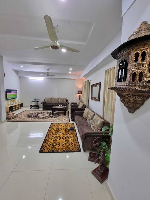 3BHK | Netflix | Wifi | Smart TV|Parking |WFH Desk
