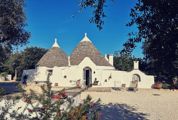 Trullo PugliaLove – Incantevole dimora con piscina gallery image 2
