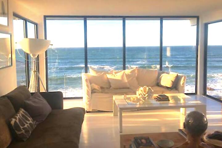 Stylish seaside loft apartment with stunning views gallery image 2