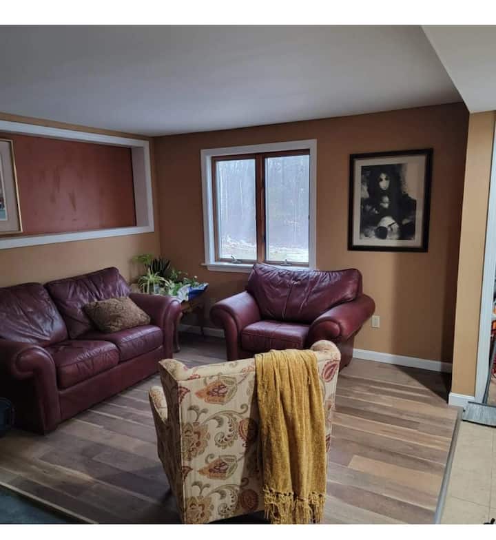 Lovely 1 bedroom country apartment. Flats for Rent in Stoddard, New