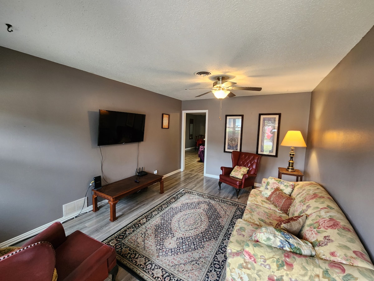 Top Airbnb: 2 bedroom home 5 min from hospital, shopping in Temple