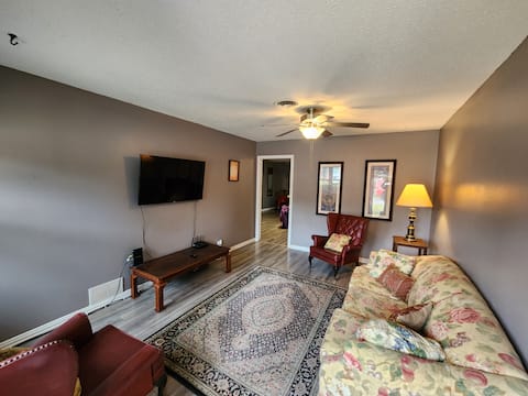Top Airbnb: 2 bedroom home 5 min from hospital, shopping in Temple