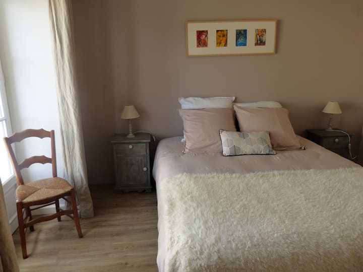 dhoma e gjumit 1  (në fund të syve të bukur)