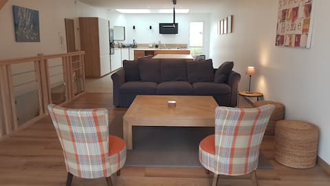 Villa 8 people, beach side, parking and sauna