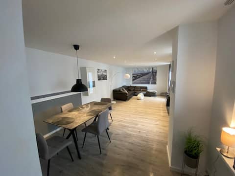Modern central 2 room apartment