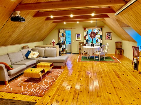 Cheerful farm stay by the beach and golf.