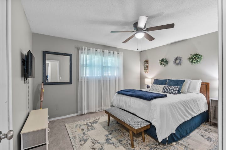 152 × 203 სმ ოთახი