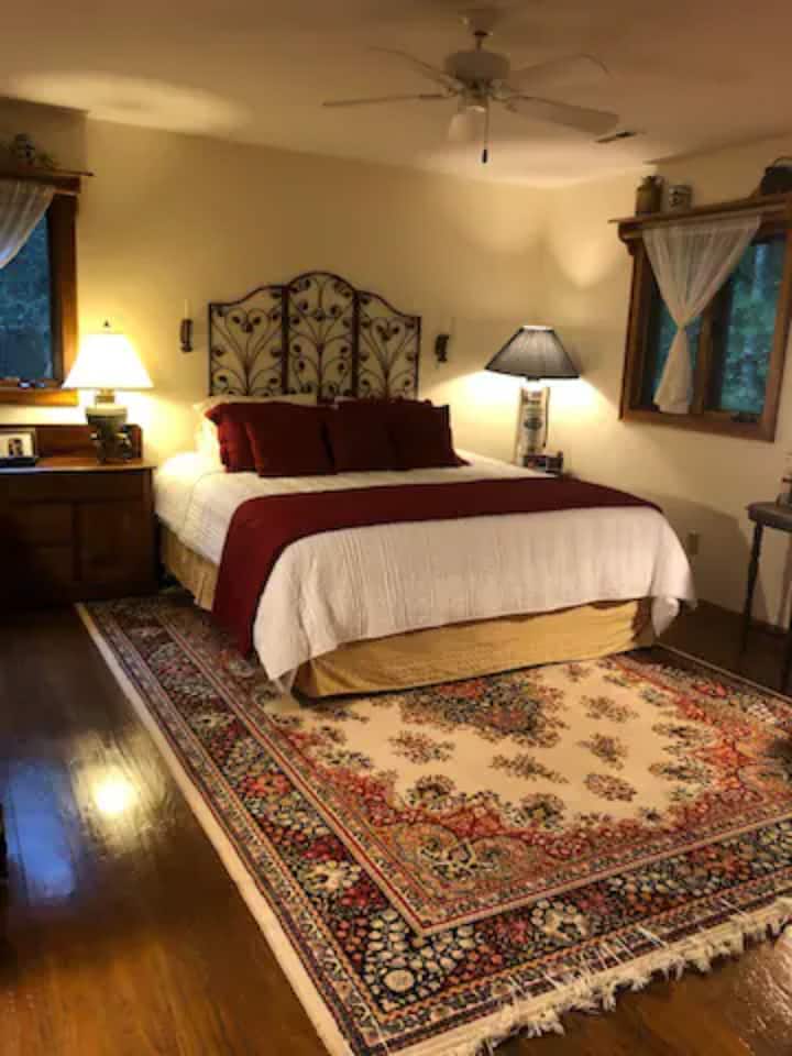 Belle Viste | Dual Lake & Mountain Views Retreat - Tuckasegee, NC