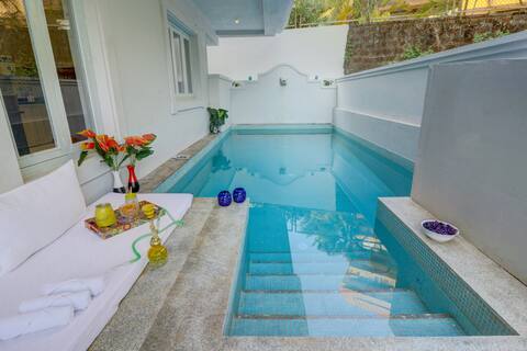 Vitamin Sea Villas | 3BHK-Private Pool-Caretaker