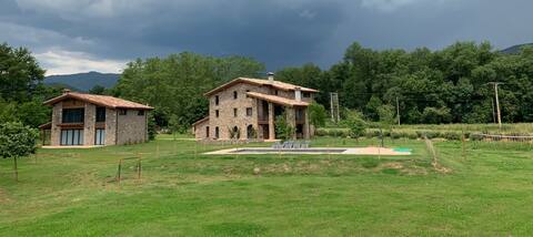 EXCLUSIVE CATALAN FARMHOUSE WITH POOL