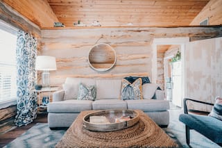 Stay near Lake Travis