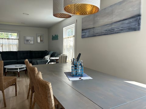 Beach Cottage 600 steps to Kinney Shores! 4BR/2BA