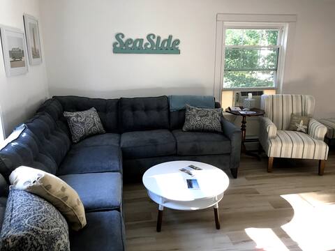 Top Airbnb: Beach Cottage 600 steps to Kinney Shores! 4BR/2BA in Saco