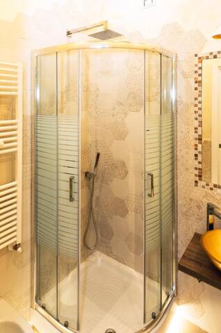 Charming Roma Apartment gallery image 4