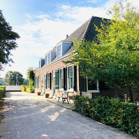 Charming Bed & Breakfast near the Amstel