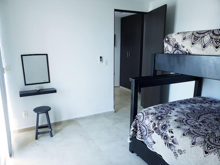 Spálňa s toaletným kútom