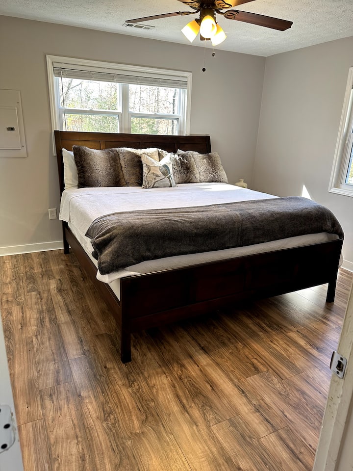 🌟 Cozy House in the Woods🌟 Houses for Rent in Loudon, Tennessee, United States Airbnb