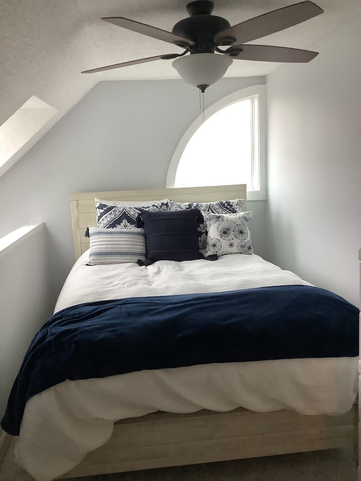 Loft with queen size bed