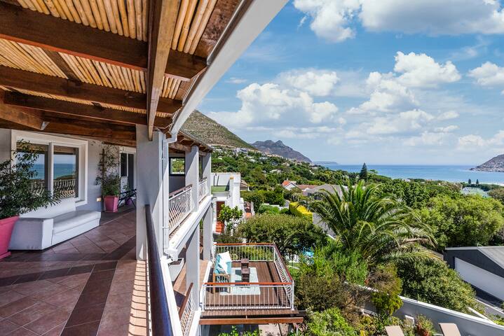 SunsetViews Villa | Sea & Mountain View Retreat gallery image 2